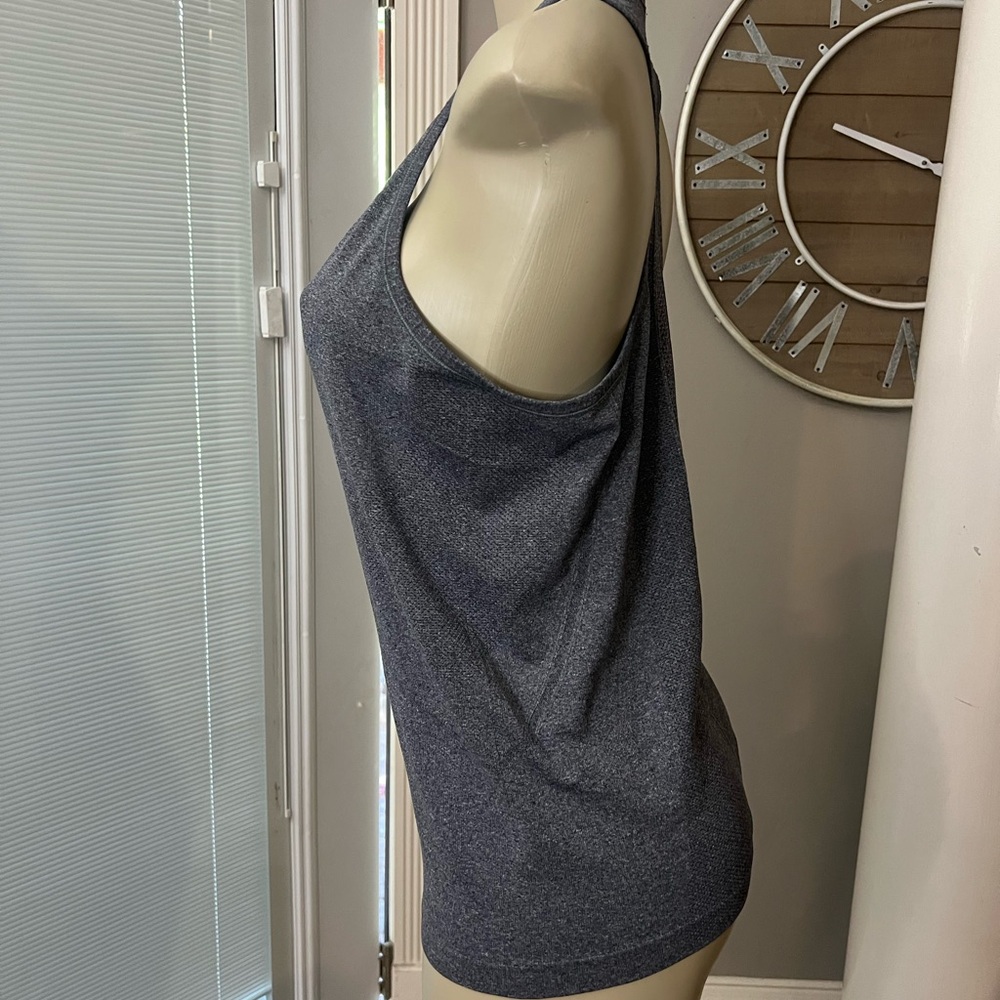 Lululemon - Picture 6 of 7